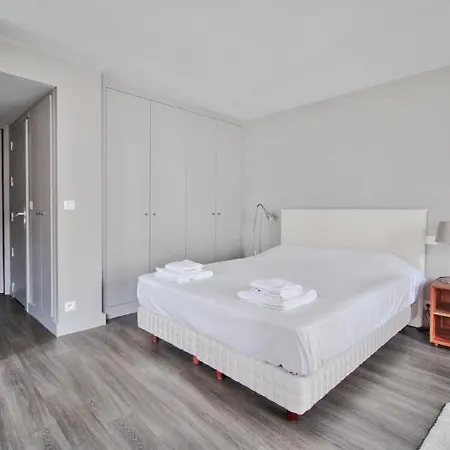 Hotel De Beaune 2*